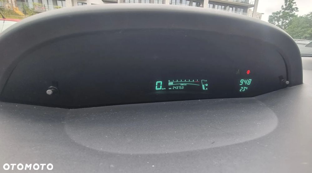 Toyota Yaris - 12
