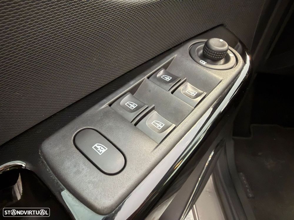 Renault Captur 1.5 dCi Exclusive XMOD EDC - 23