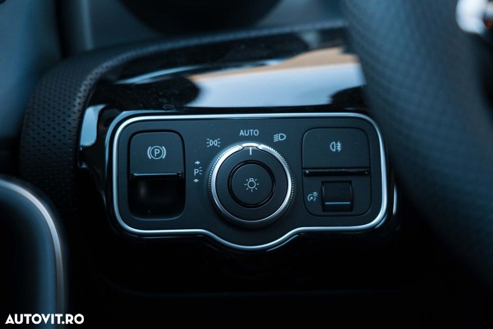 Mercedes-Benz A 220 - 22