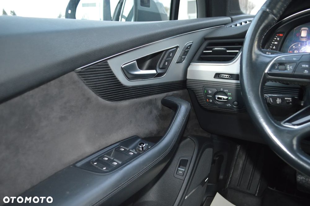 Audi Q7 - 25