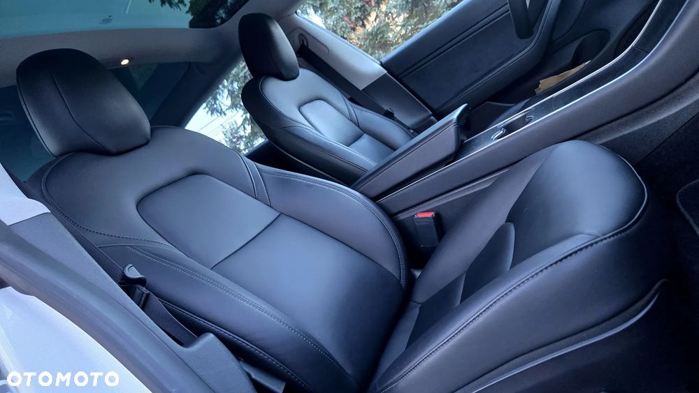 Tesla Model 3 - 13
