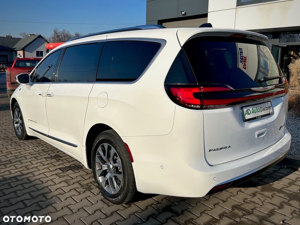 Chrysler Pacifica - 6