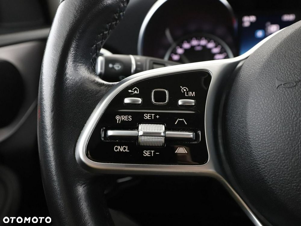 Mercedes-Benz Klasa C 300 4Matic 9G-TRONIC Avantgarde - 35