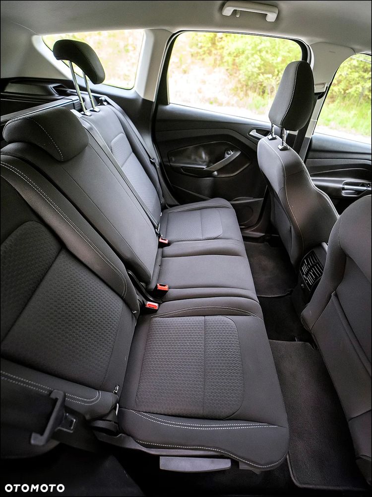 Ford Kuga - 8