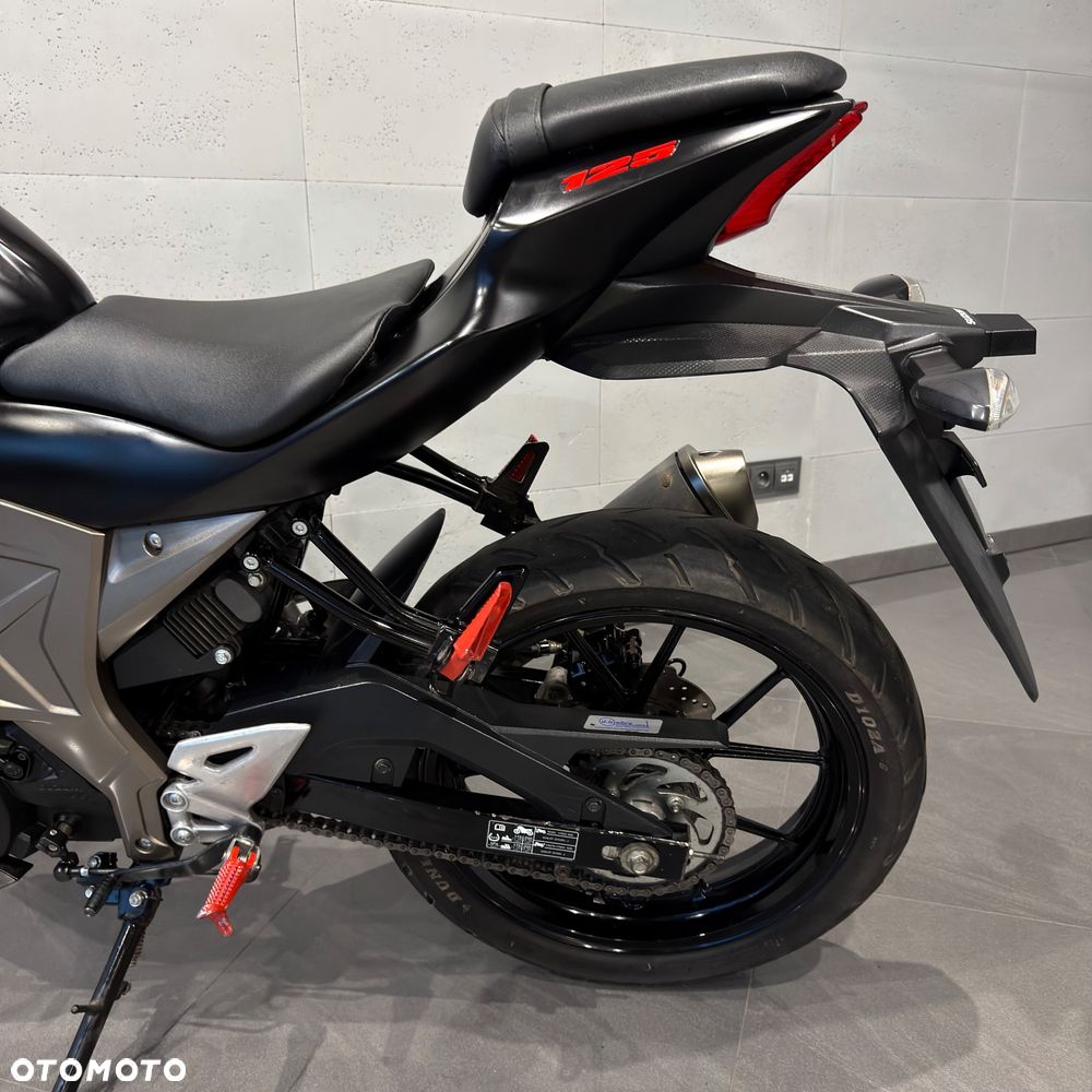 Suzuki GSX - 11