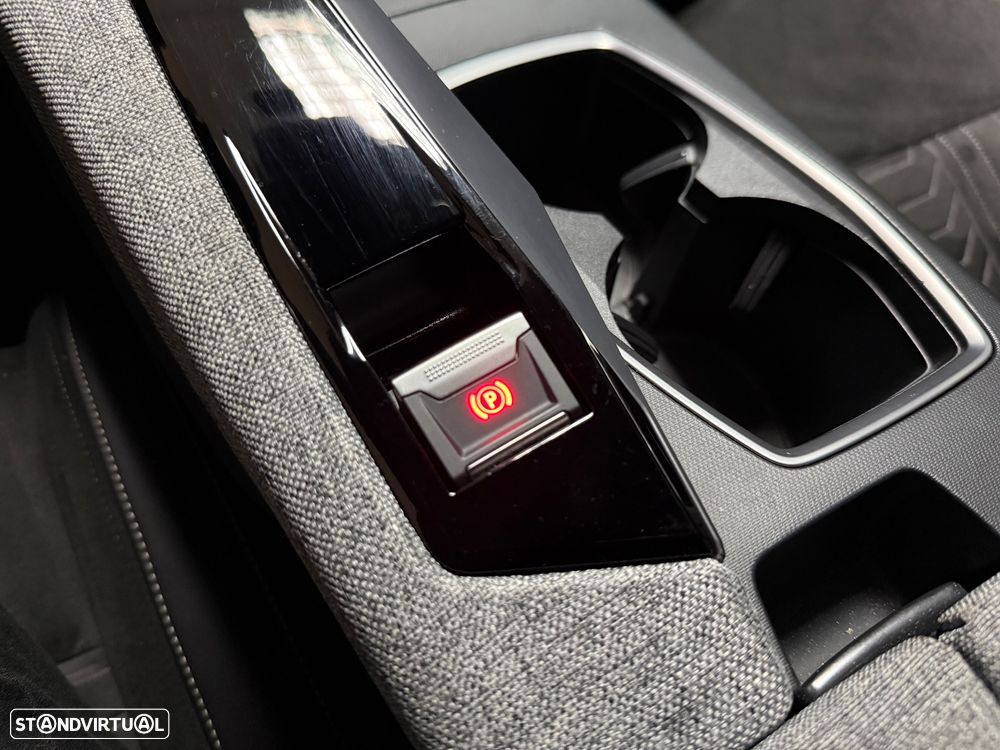 Peugeot 3008 1.2 Hybrid GT e-DCS6 - 28