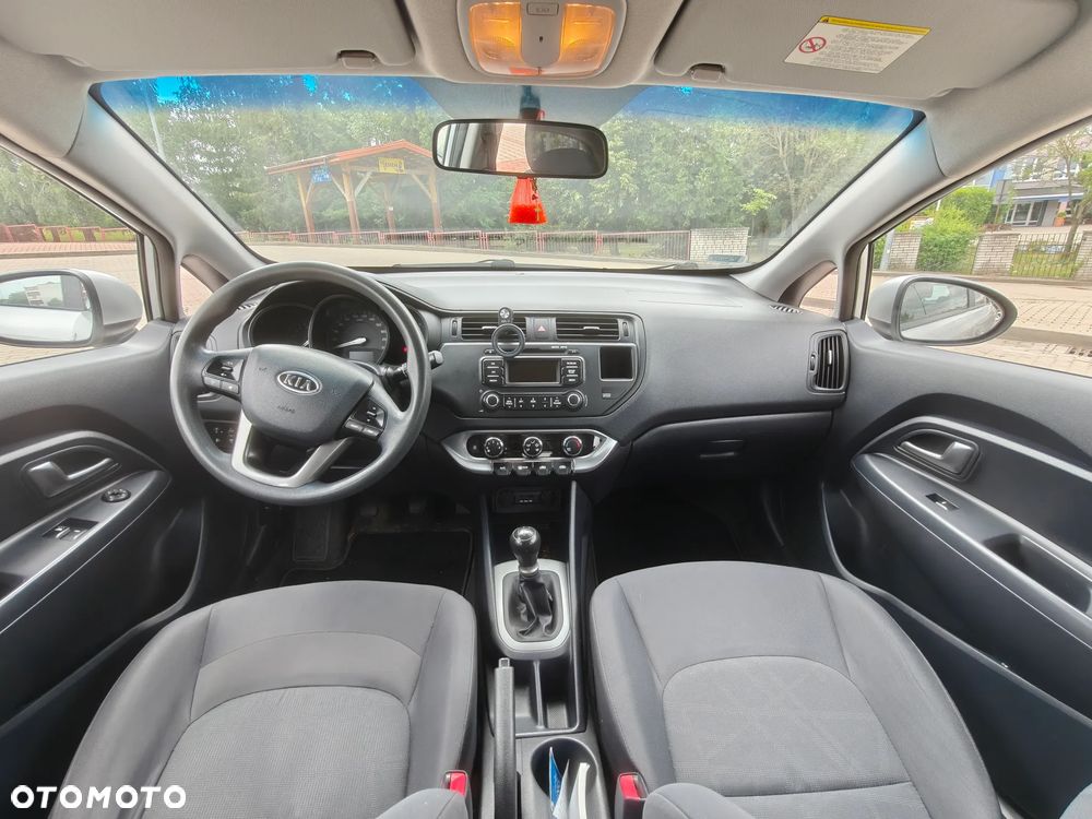 Kia Rio - 4