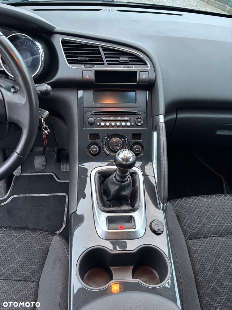 Peugeot 3008 HDi FAP 115 Family - 15