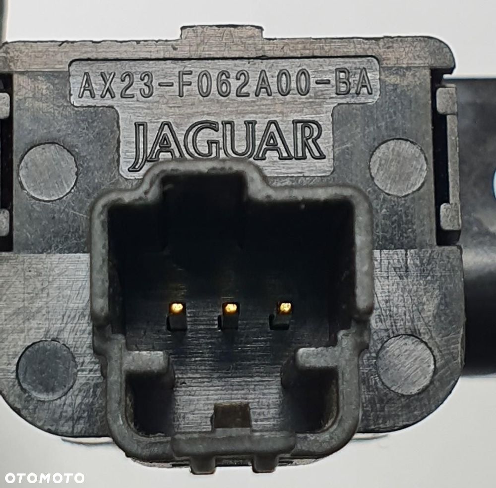 PRZYCISK OTWIERANIA SCHOWKA JAGUAR XF X250 AX23-F062A00-BA - 3