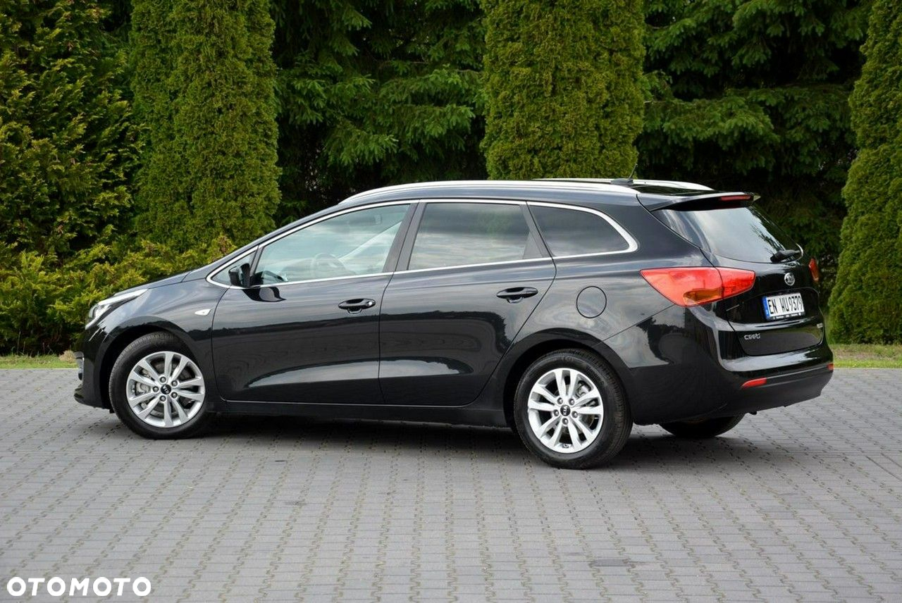 Kia Ceed 1.6 GDI ISG SW Platinum Edition - 6