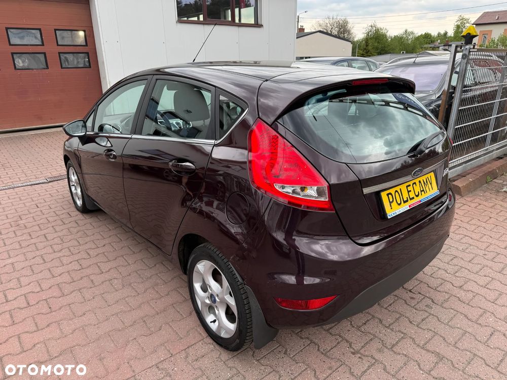 Ford Fiesta 1.25 Celebration - 12