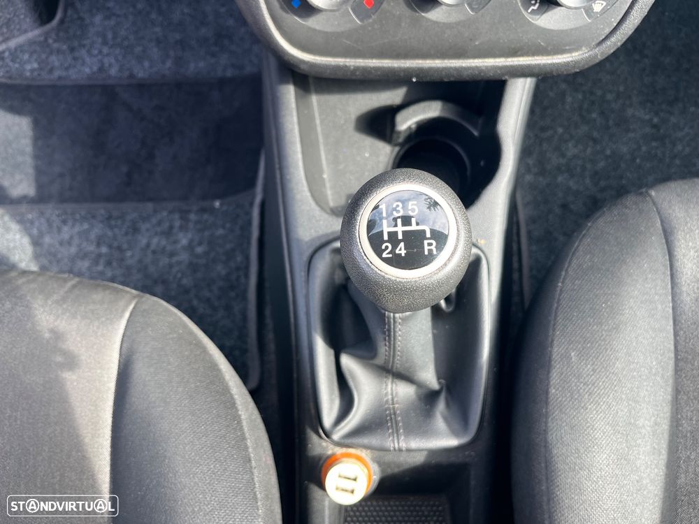 Fiat Punto 1.2 Lounge S&S - 38