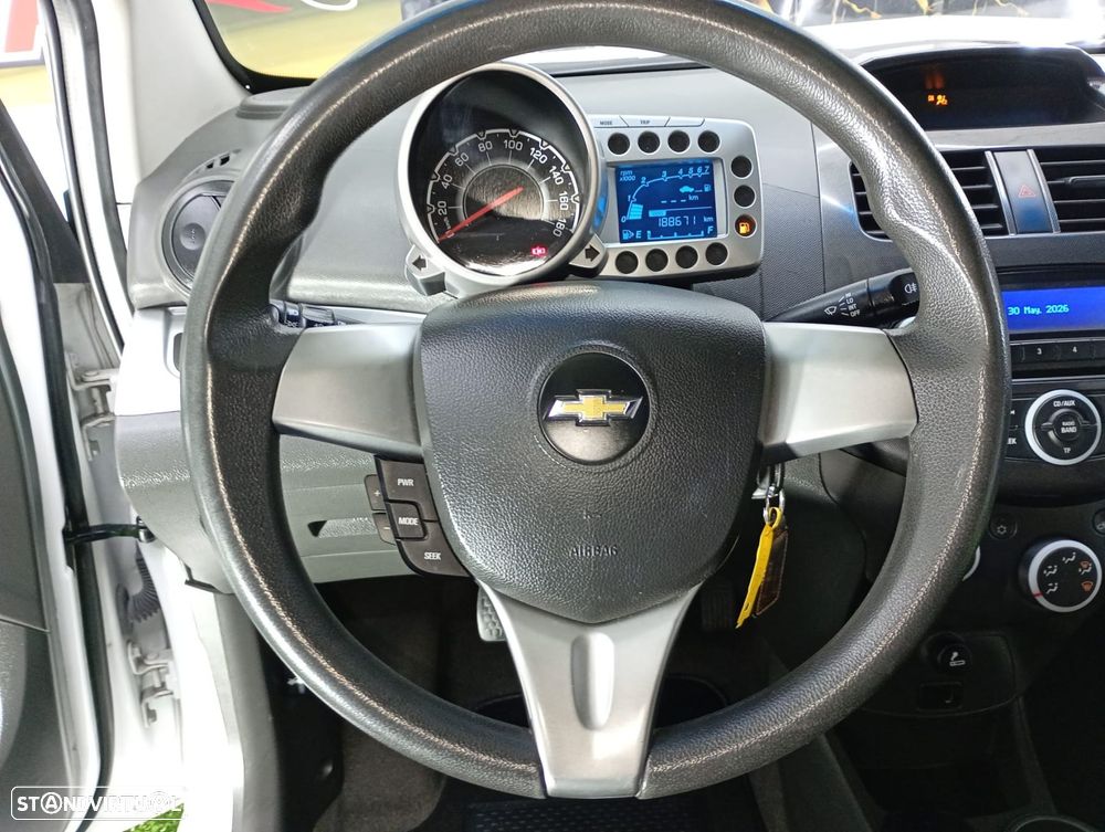 Chevrolet Spark 1.0 L Bi-Fuel - 11