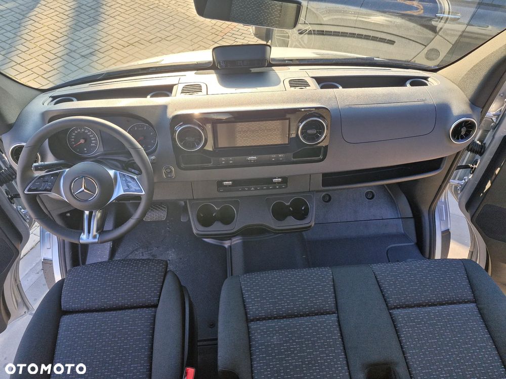 Mercedes-Benz Sprinter - 19