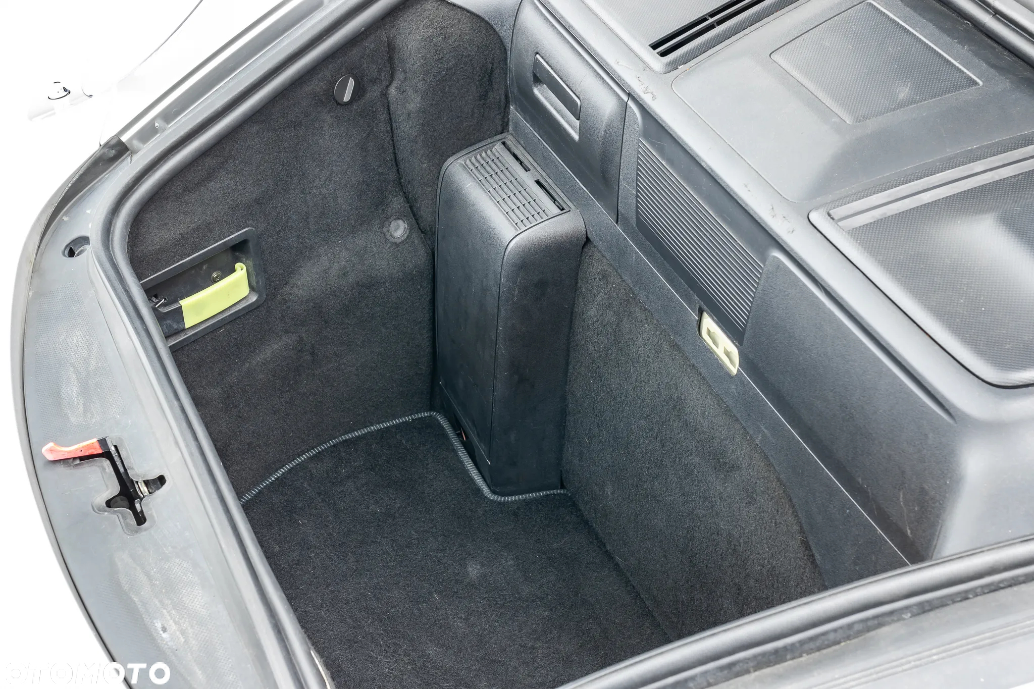 Porsche 911 Carrera 4 - 34