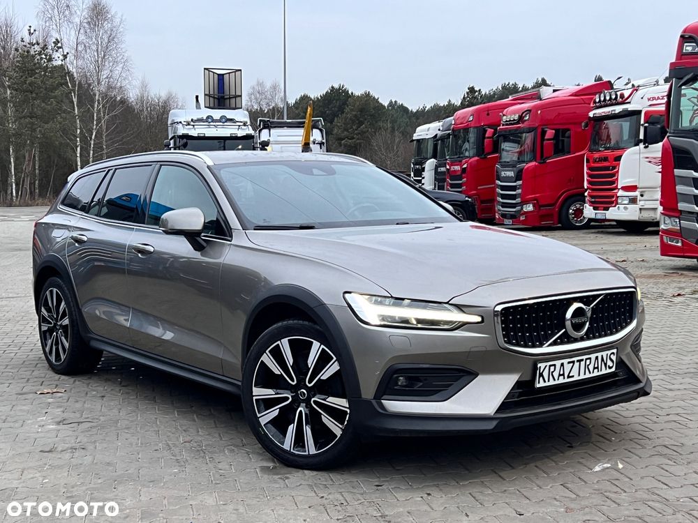 Volvo V60 Cross Country T5 AWD Geartronic Momentum Pro - 7