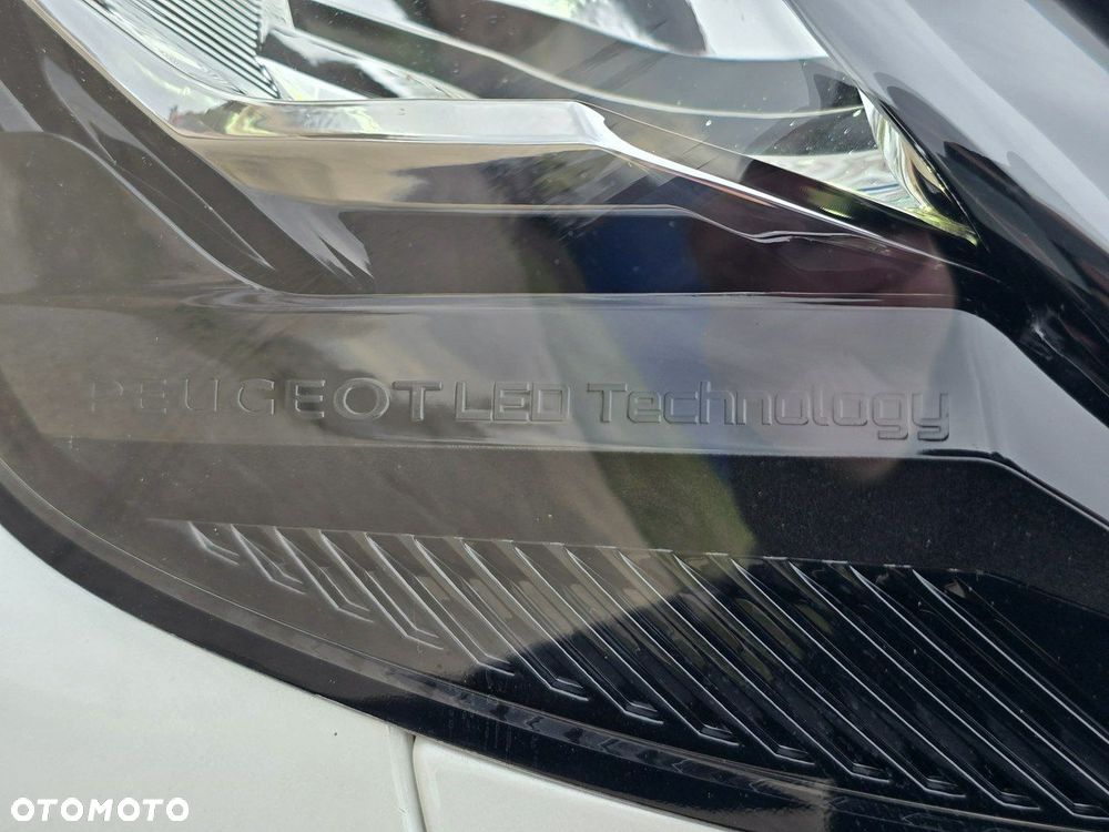 Peugeot 2008 1.2 PureTech Active Pack S&S EAT8 - 11