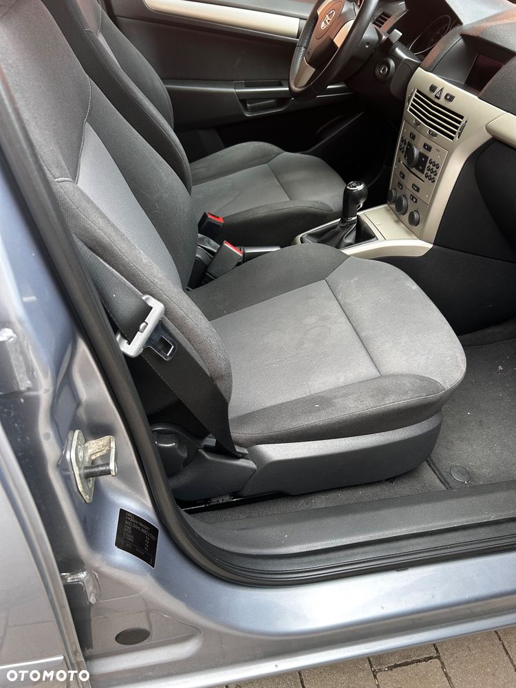 Opel Astra 1.6 - 10