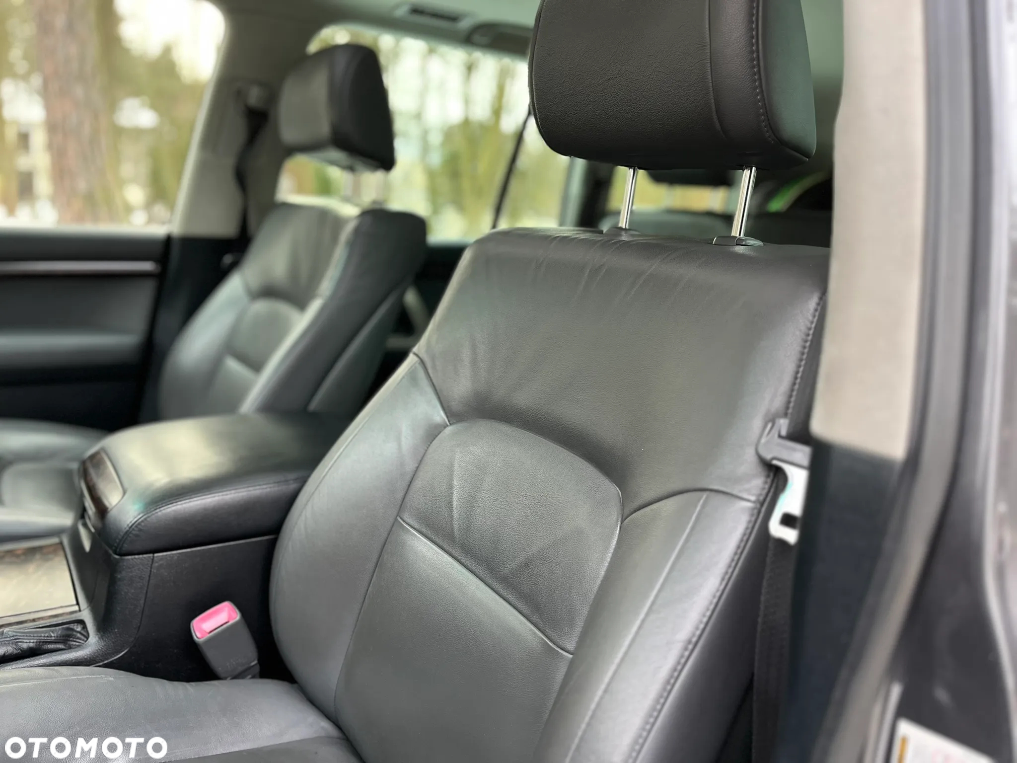 Toyota Land Cruiser - 13