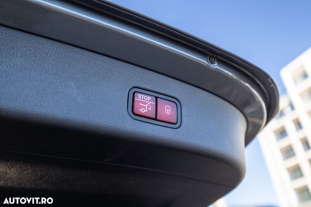 Mercedes-Benz GLC 300 e 4MATIC - 29