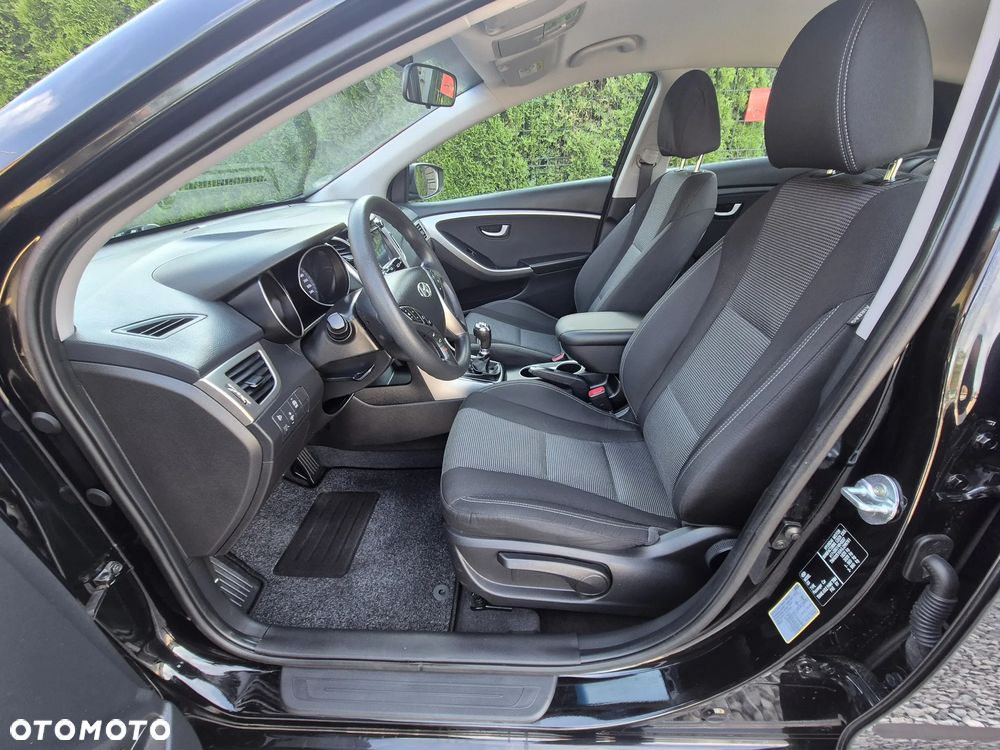 Hyundai i30 blue 1.4 Classic Navigation - 23