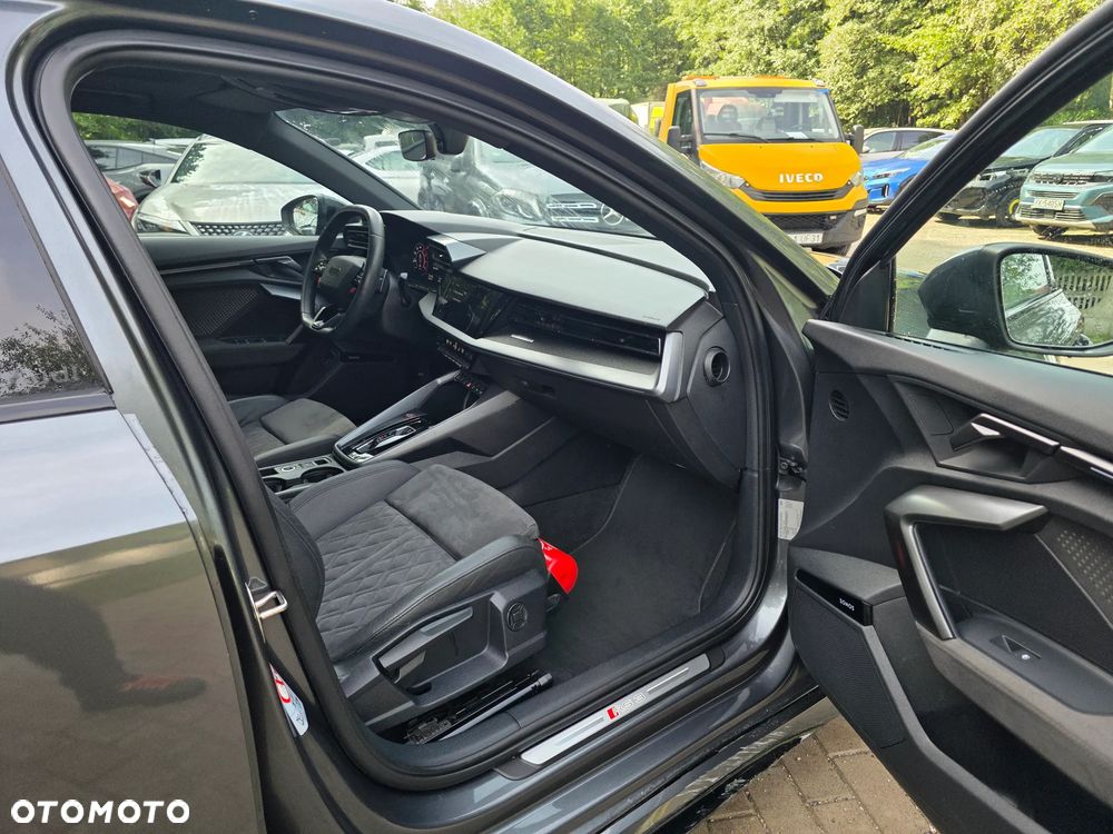 Audi RS3 Sportback - 18