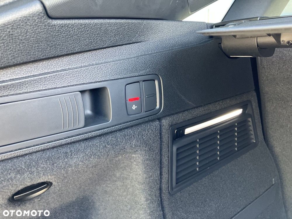 Audi Q5 Sportback - 24