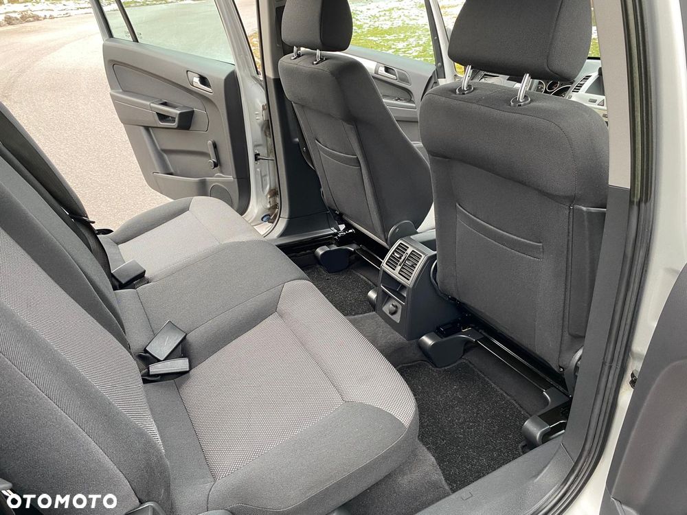 Opel Zafira - 26