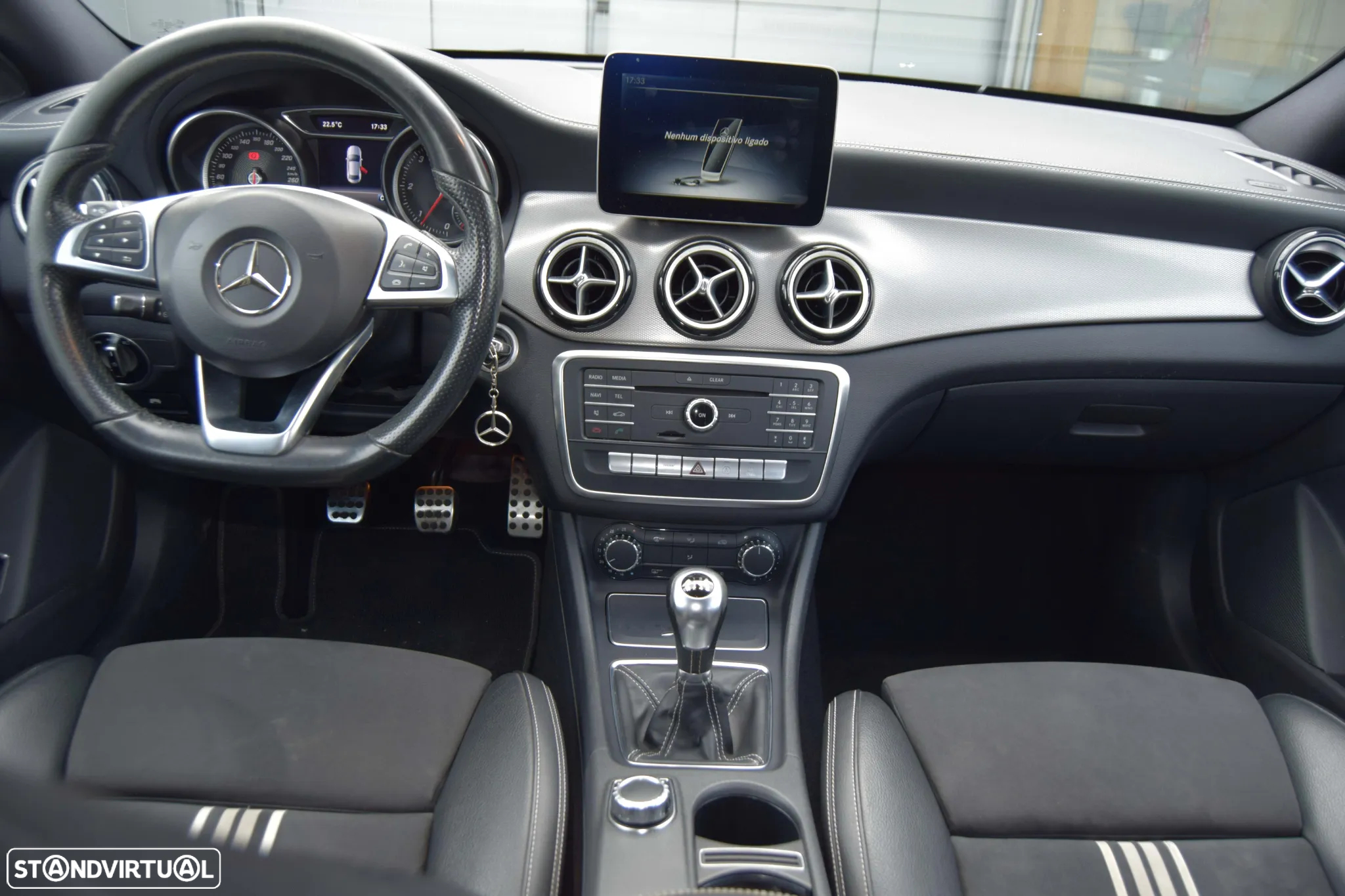 Mercedes-Benz CLA 200 d AMG Line - 32