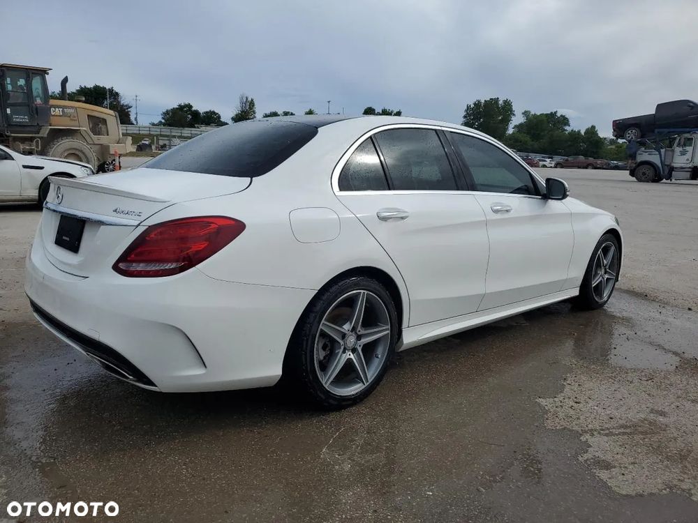 Mercedes-Benz Klasa C 300 7G-TRONIC AMG Line - 4