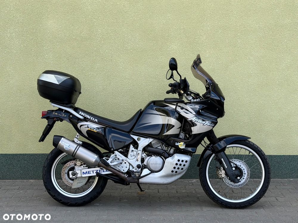 Honda XRV - 7
