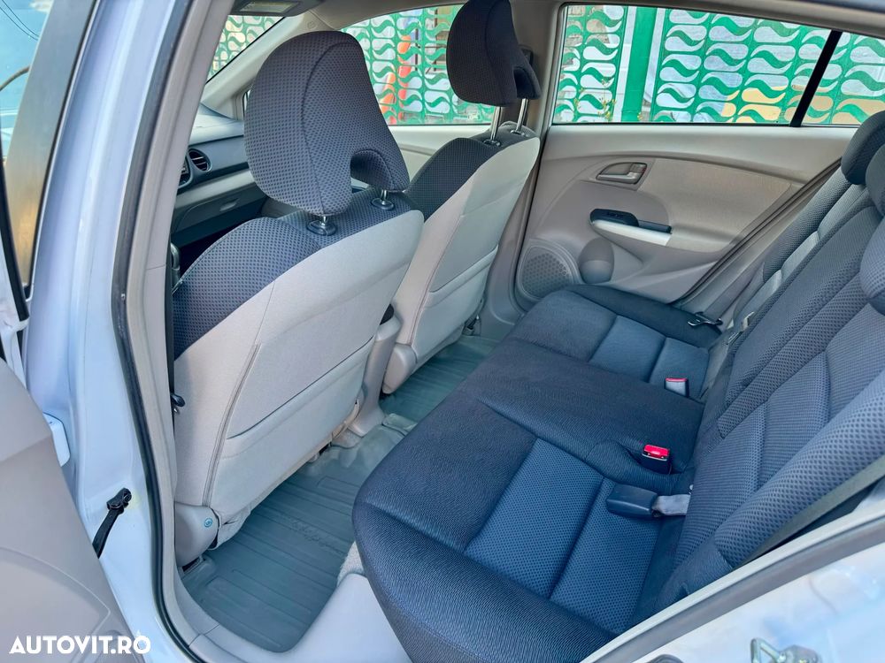 Honda Insight - 10