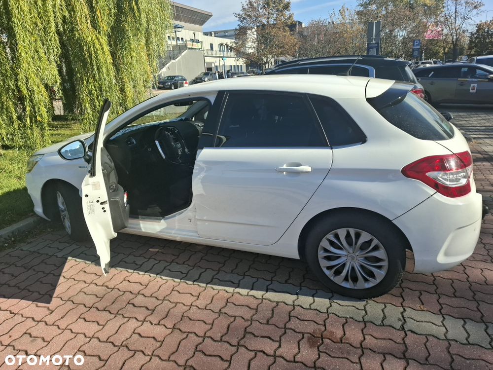 Citroen C4 2012 photo 5