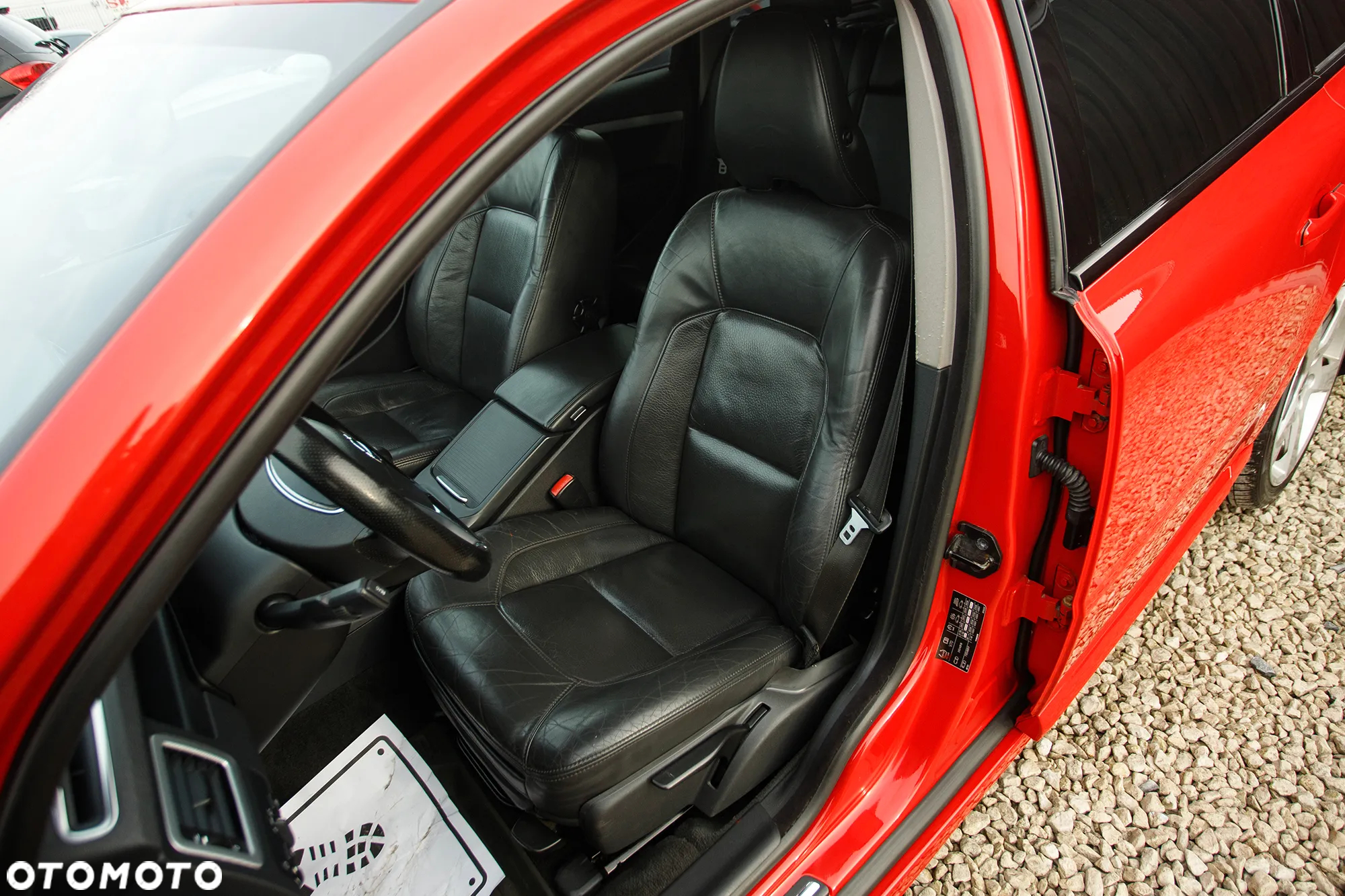Volvo V70 2.5T R-Design Summum - 2