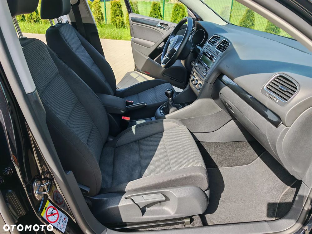 Volkswagen Golf 1.6 Comfortline - 24