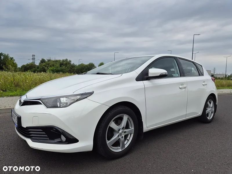 Toyota Auris 1.6 Premium - 2