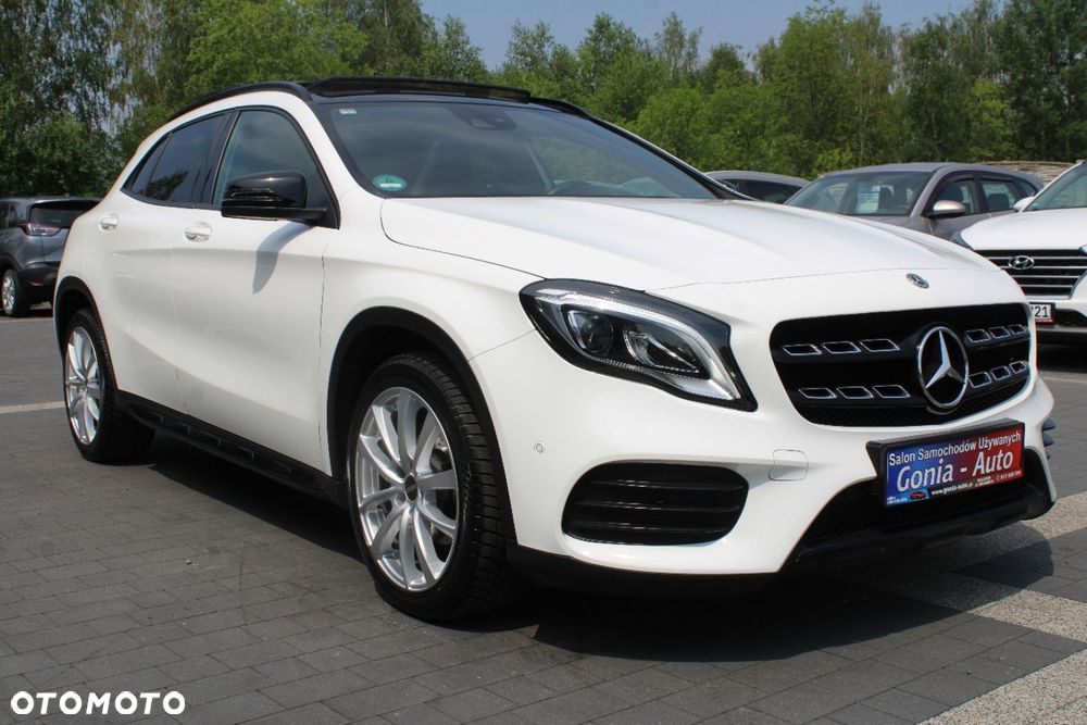 Mercedes-Benz GLA - 11