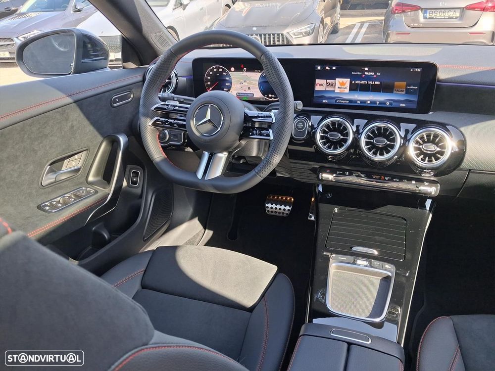 Mercedes-Benz CLA 250 e Shooting Brake AMG Line - 17