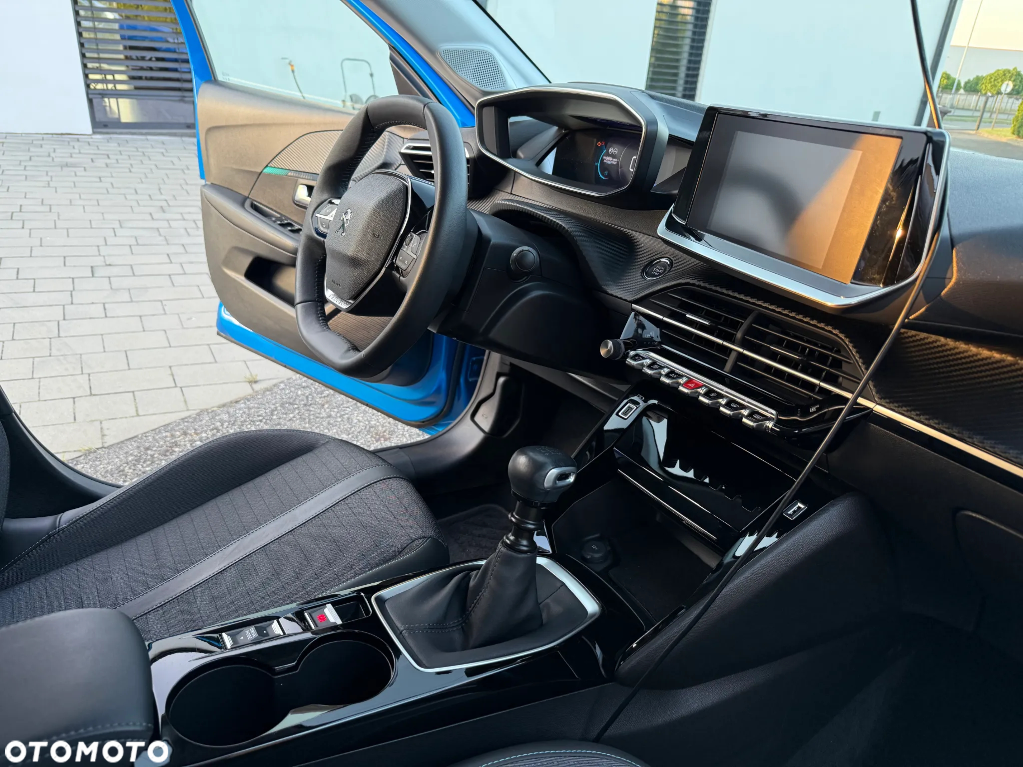 Peugeot 208 - 22