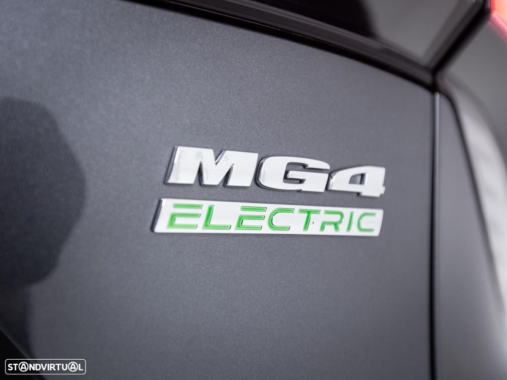 MG MG4 64 kWh Luxury - 16