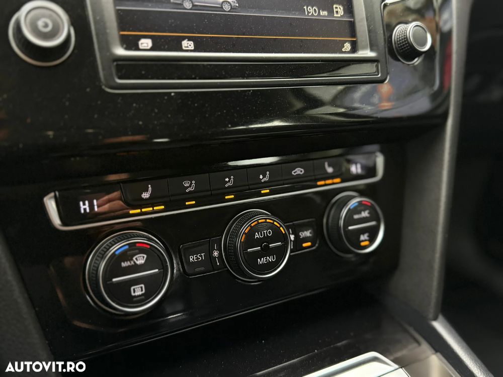 Volkswagen Passat Variant 2.0 TDI DSG 4Motion Comfortline - 17