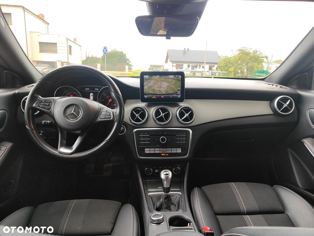 Mercedes-Benz CLA - 16