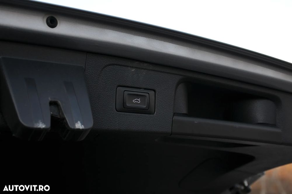 Volkswagen Passat 2.0 TDI DSG Highline - 24