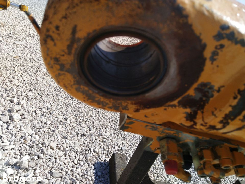Siłownik Liebherr A900 A902 A904 A906 A312 A316 [D-143 S1-70 S2-90 T-70] - 6