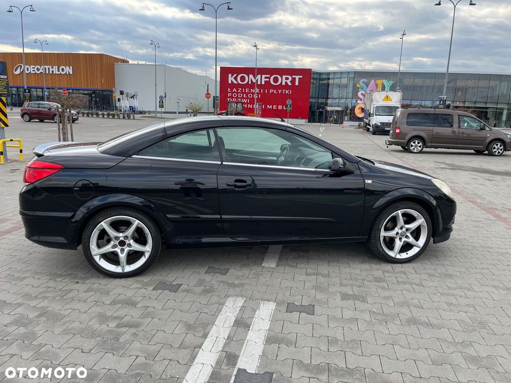 Opel Astra 1.6 Turbo Cosmo - 16