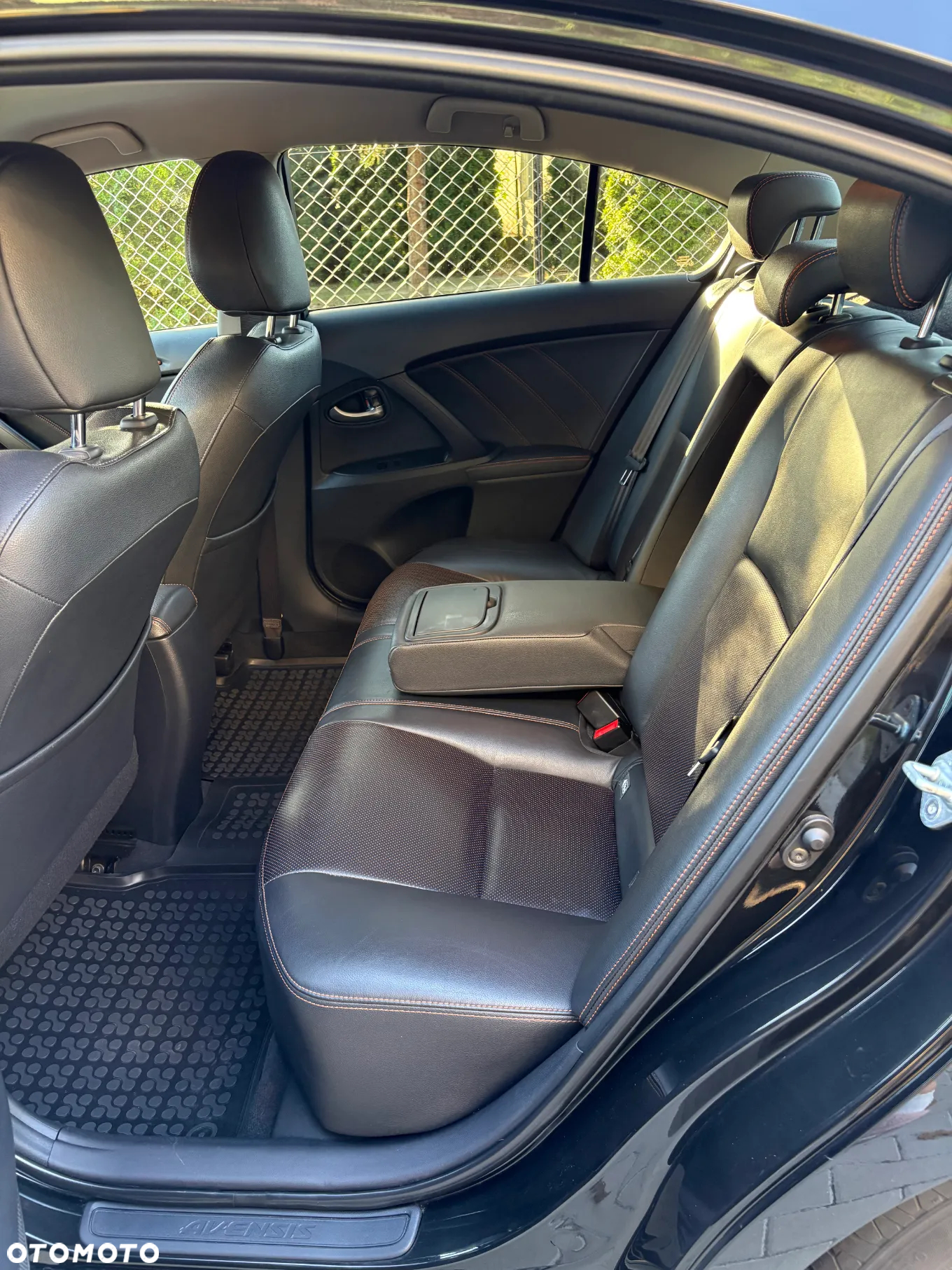 Toyota Avensis 1.8 Premium MS - 6
