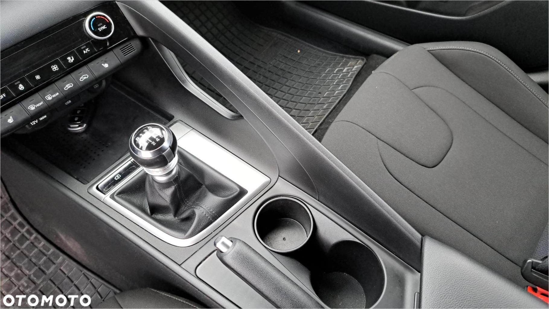 Hyundai Elantra - 15