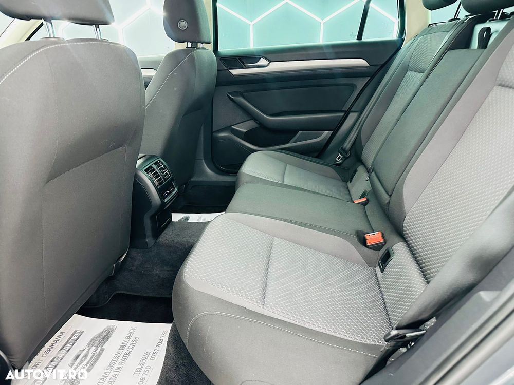 Volkswagen Passat 2.0 TDI Comfortline - 16