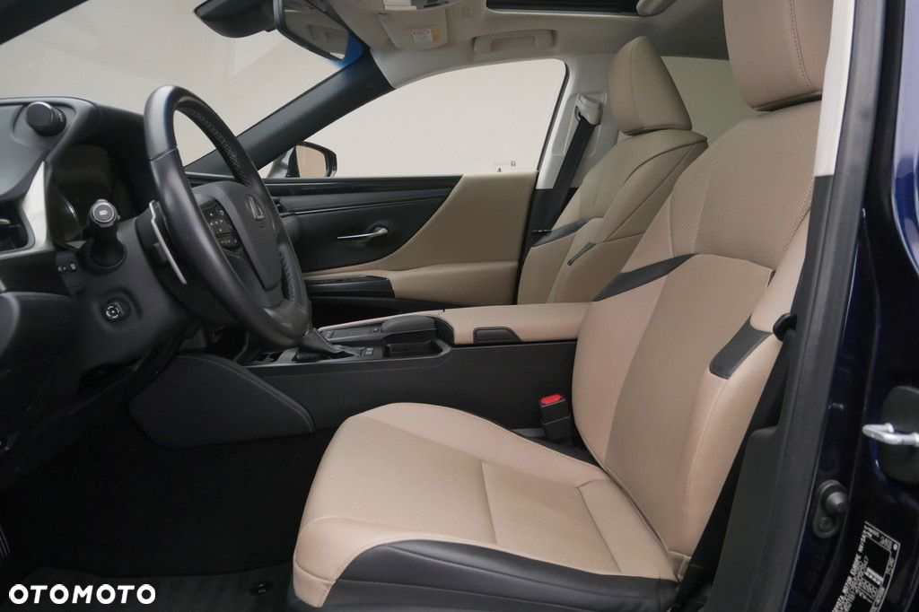 Lexus ES - 12