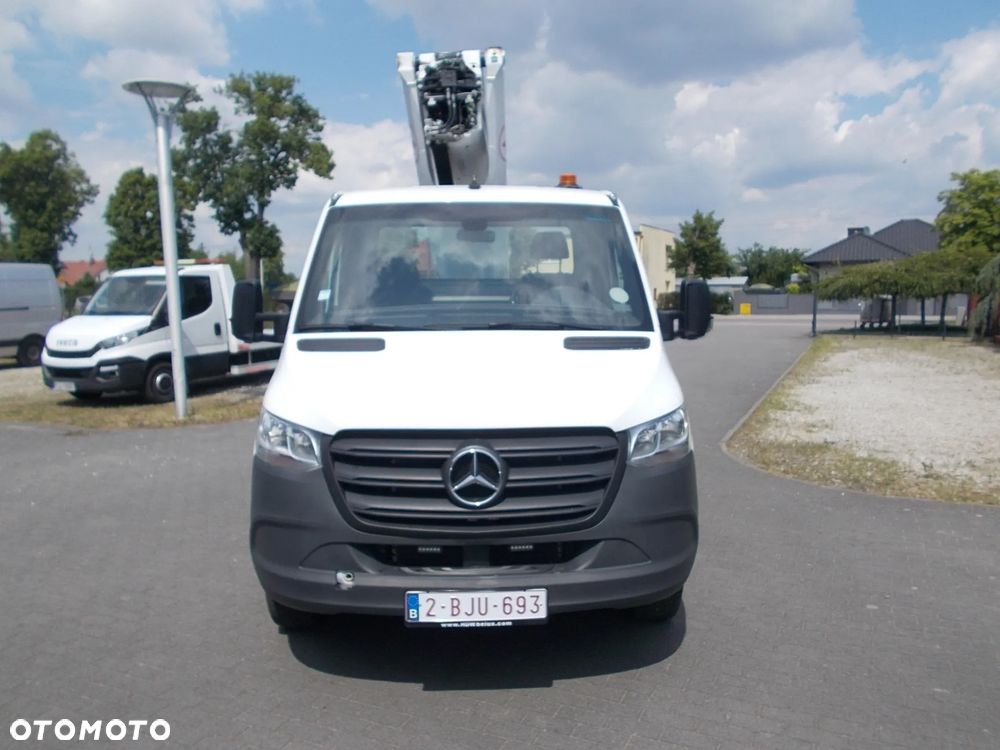 Mercedes-Benz Sprinter - 2